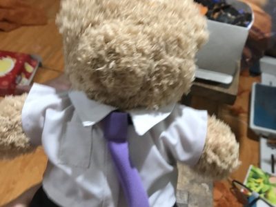 Công đoạn may quần áo gấu phi công