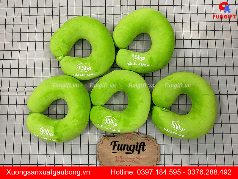 Sản xuất gối chữ U in logo làm quà tặng