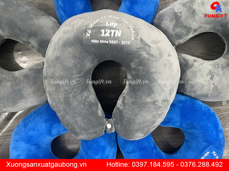 In gối cổ logo thương hiệu