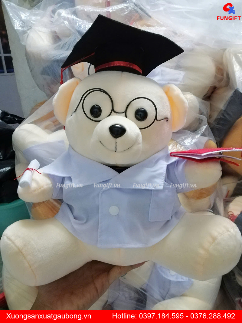 Quà tặng gấu cử nhân y khoa in tên
