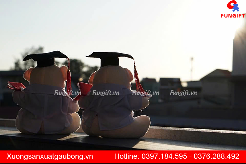 Xưởng in áo cử nhân y khoa
