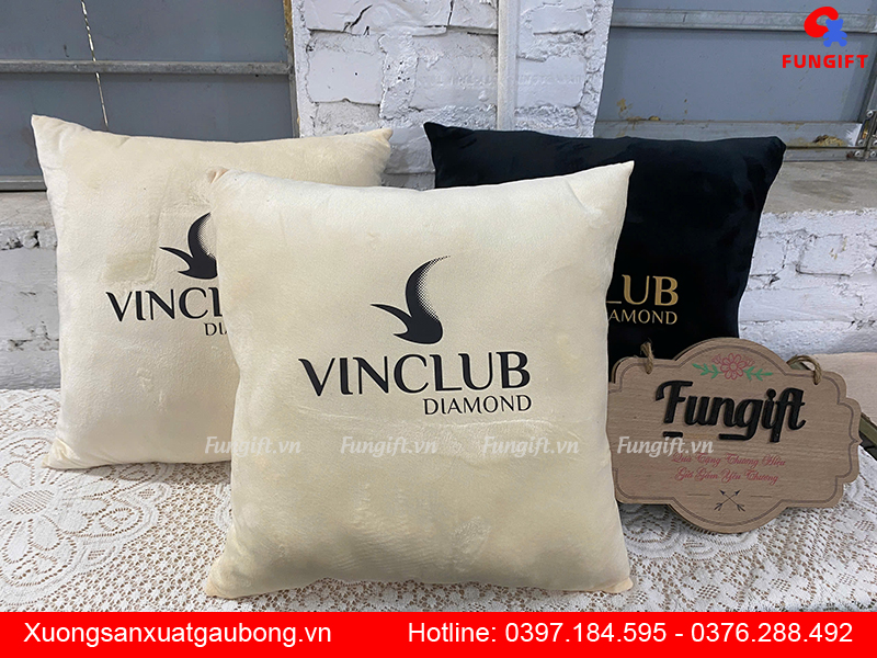 Gối tựa lưng hình vuông in logo làm quà tặng khách hàng khuyến mãi