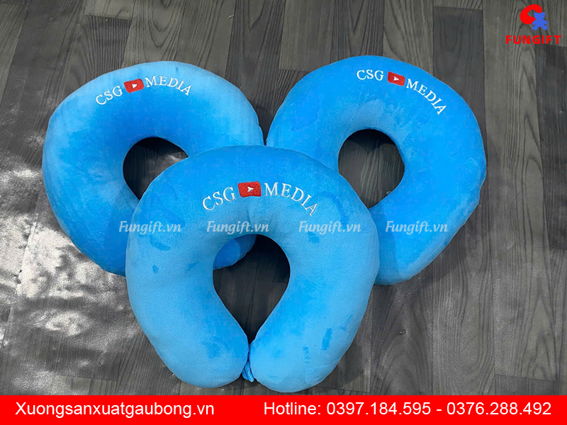 Gối chữ U giá rẻ in thêu logo tại xưởng
