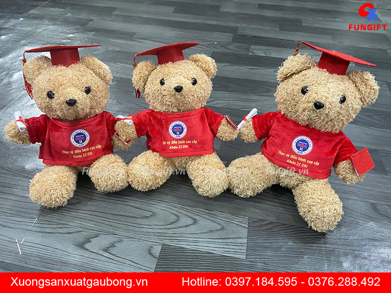 Gấu bông cử nhân tốt nghiệp làm quà tặng đại học