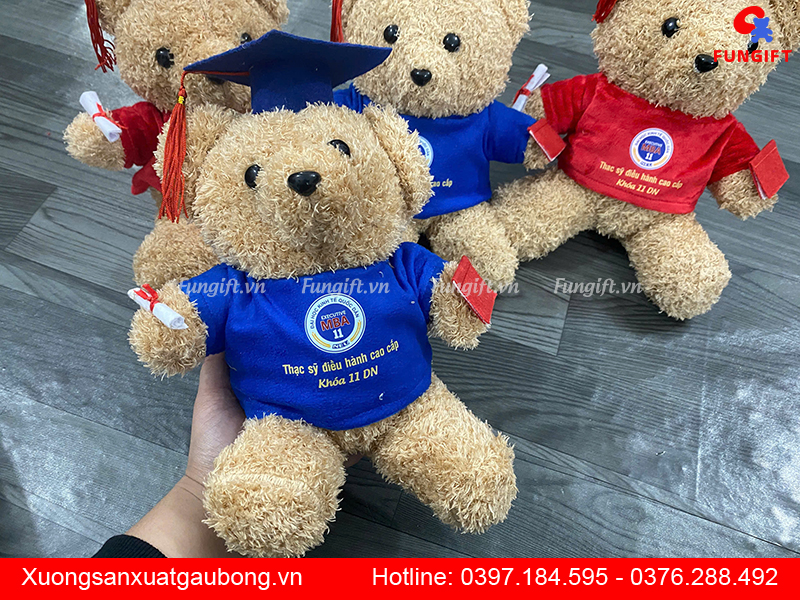 Gấu bông tốt nghiệp in logo