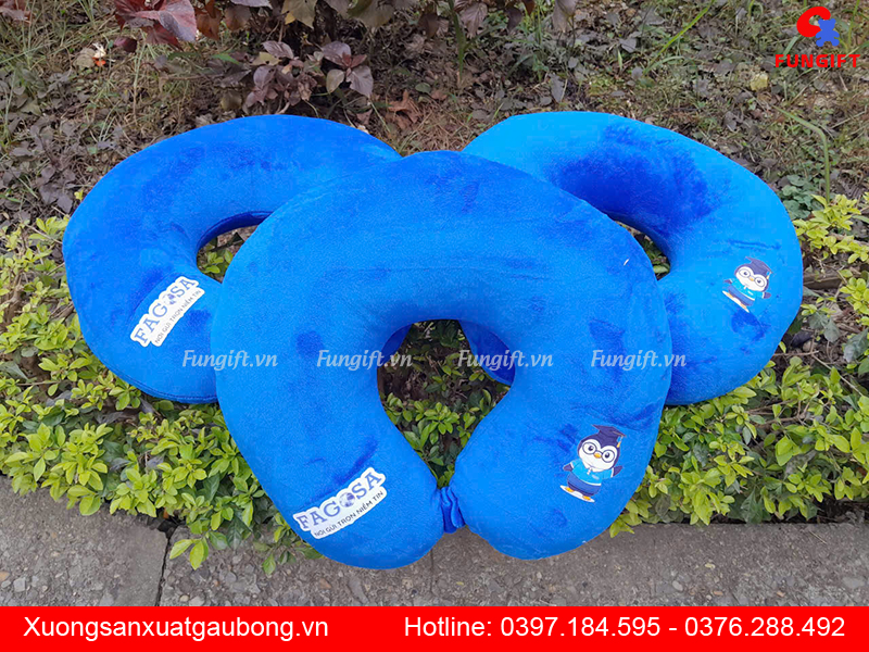 Gối chữ U giá rẻ in thêu logo tại xưởng