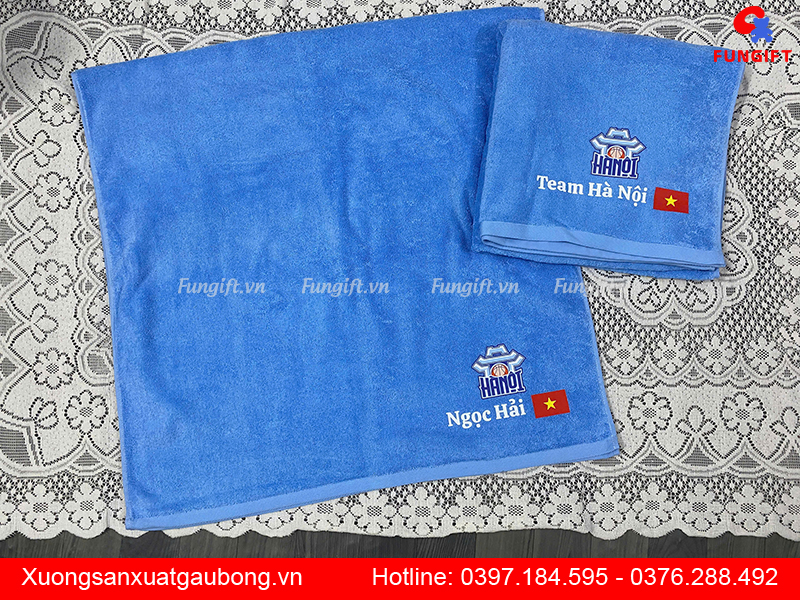 Khăn tắm thêu tên theo yêu cầu