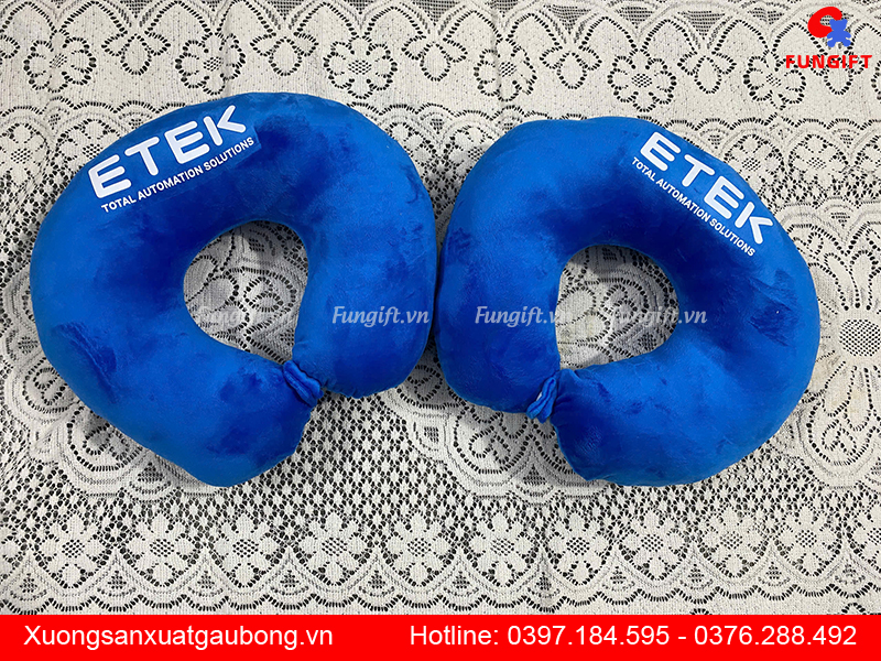 Đặt hàng gối U in theo yêu cầu