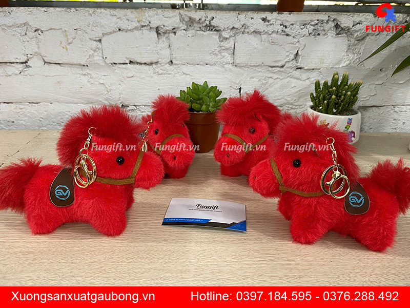 Đặt hàng móc khóa ngựa may mắn