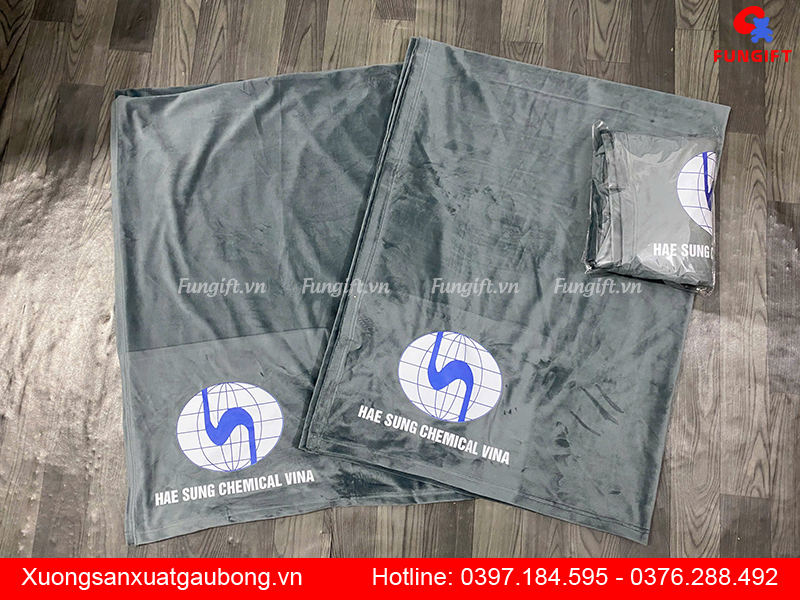 Mẫu chăn văn phòng tiện lợi in giá rẻ