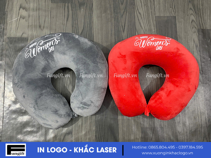 Gối kê cổ chữ U in logo