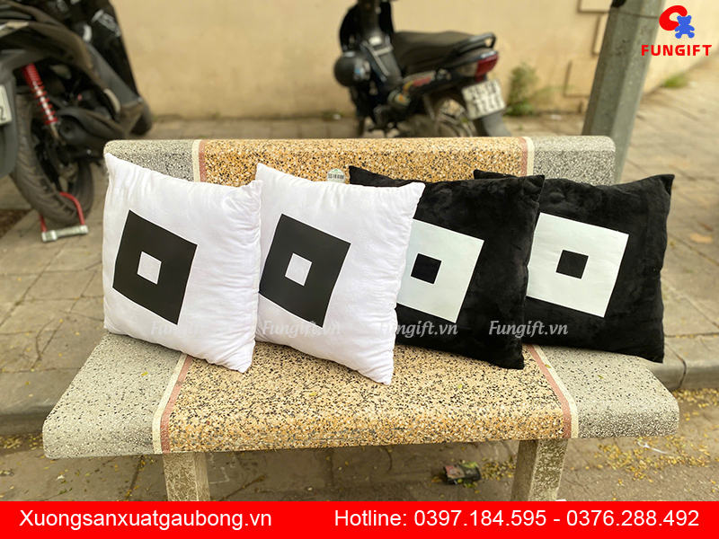 Gối vuông in ấn trang trí phòng