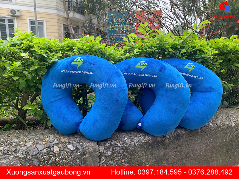 In logo lên gối chữ U giá rẻ