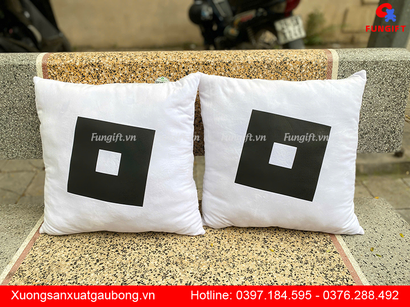 Mẫu gối vuông nhồi bông in logo