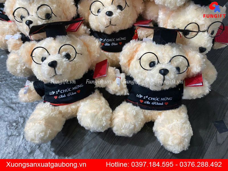 Quà tặng tốt nghiệp gấu in tên