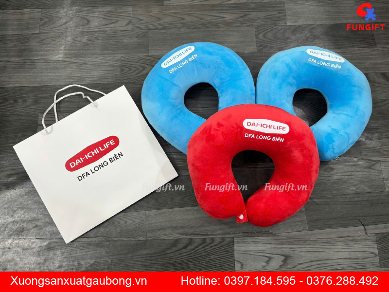 Sản xuất gối U in logo công ty
