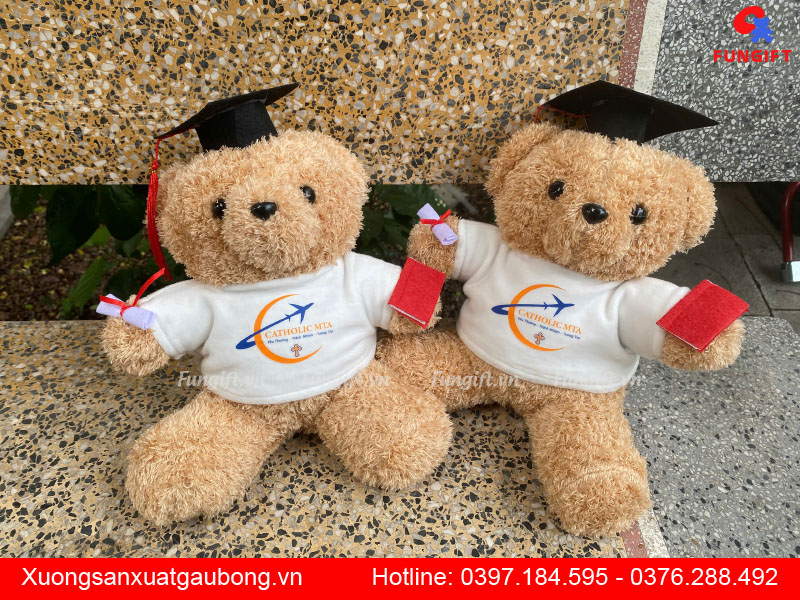 Gấu bôn tặng lễ tốt nghiệp in logo, tên theo yêu cầu