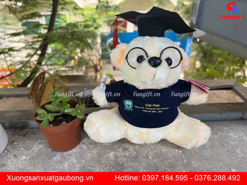 Gấu bông tốt nghiệp in logo