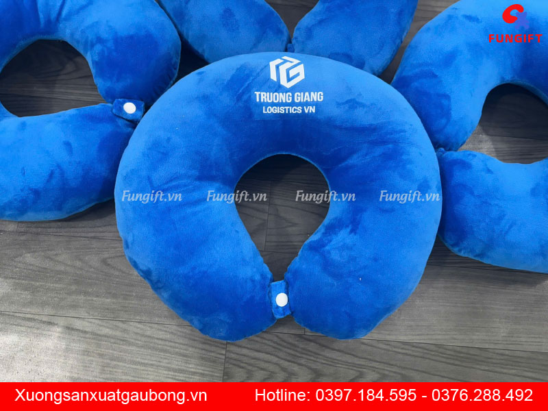 Gối cổ chữ U in logo