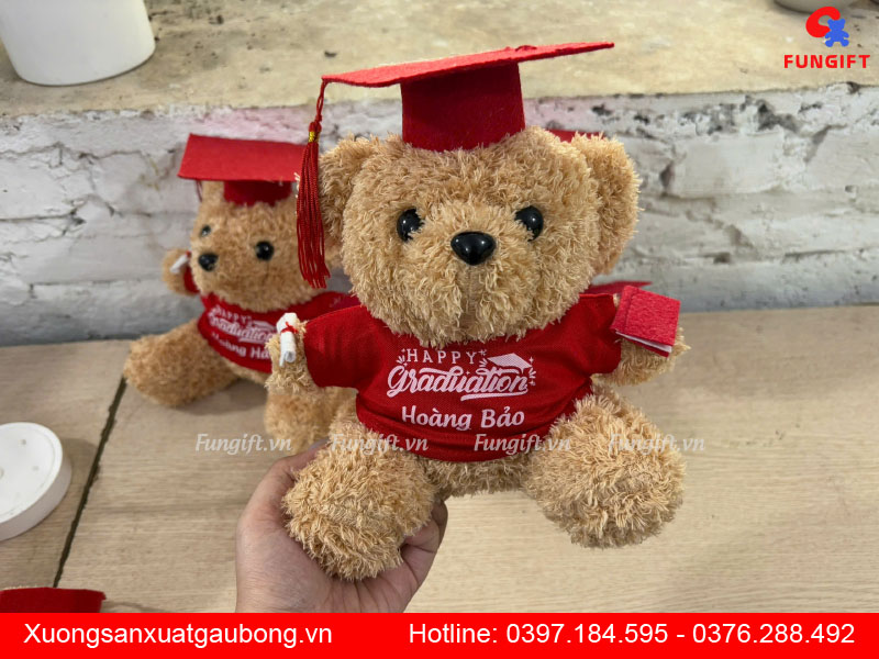 Gấu cử nhân in tên tặng học sinh