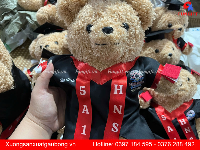 Gấu bông 37cm mặc áo cử nhân