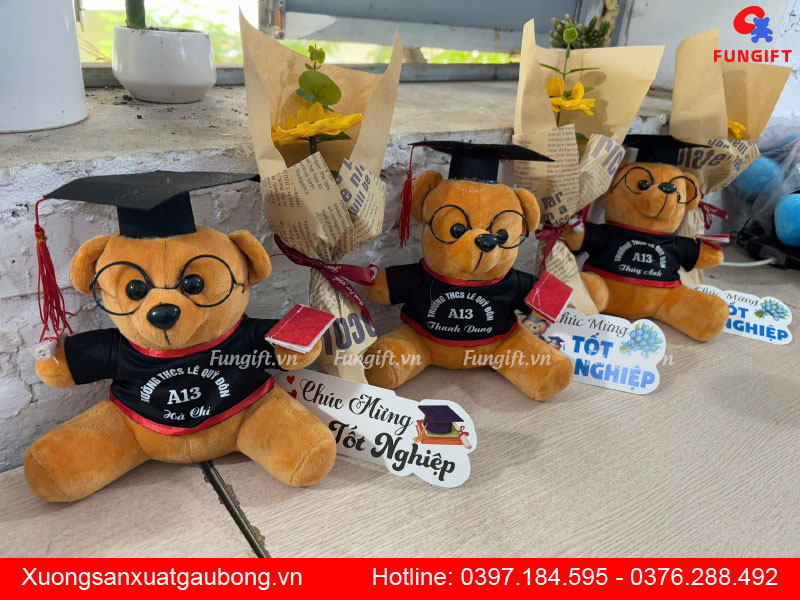 Gấu bông tốt nghiệp in logo