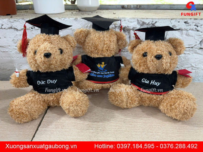 Gấu bông tốt nghiệp in tên học sinh và logo trường