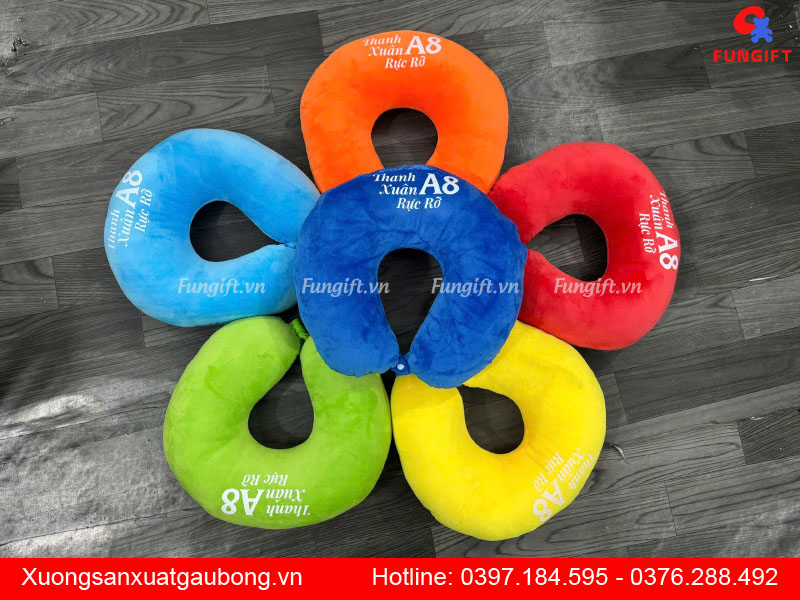 Gối kê cổ chữ U mix màu in logo