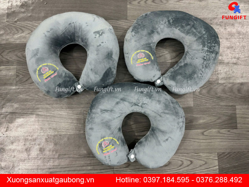 Mẫu gối kê cổ chữ U in logo