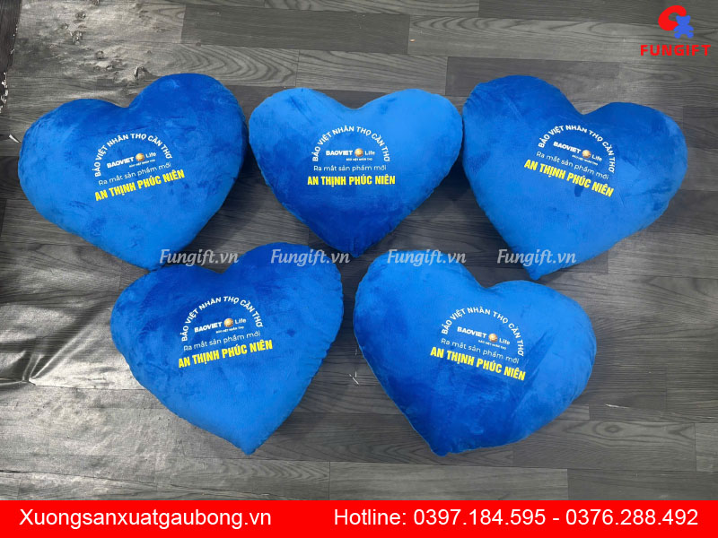 Mẫu gối trái tim in tại xưởng