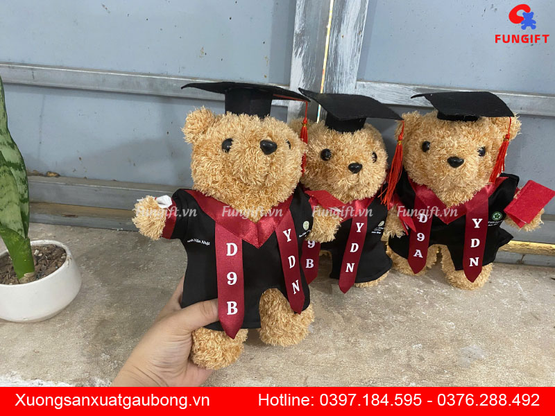 Quà tặng gấu bông dáng đứng in tên