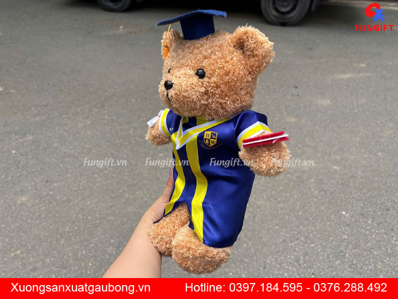 Quà tặng gấu cử nhân in theo yêu cầu