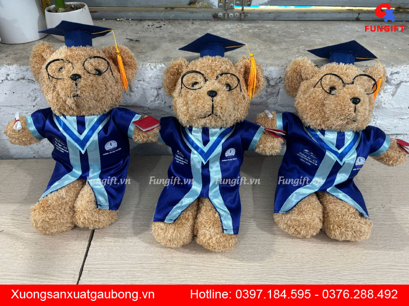 Gấu bông mặc đồ tốt nghiệp