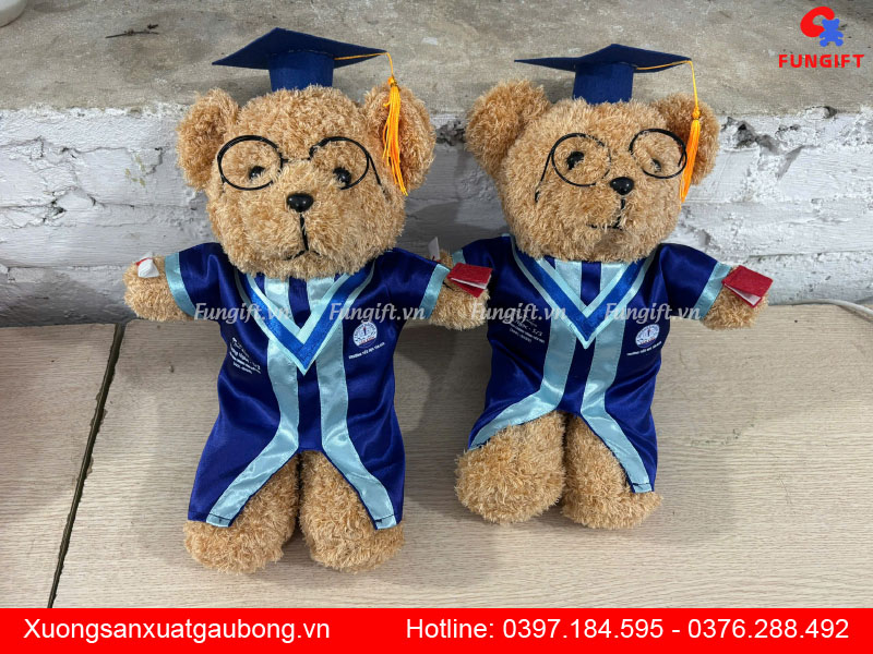 Gấu bông tặng lễ tốt nghiệp