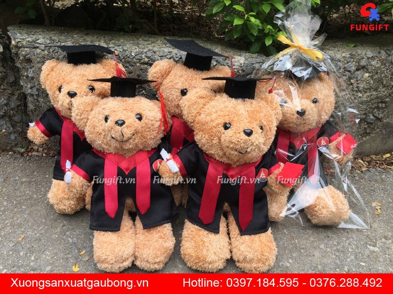 Gấu bông tốt nghiệp 37cm in logo theo yêu cầu