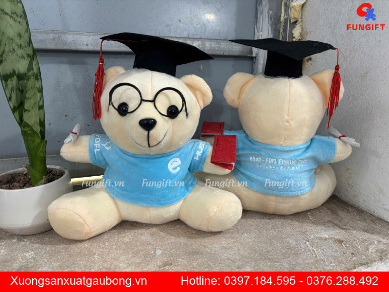 Gấu bông tốt nghiệp Hà Nội