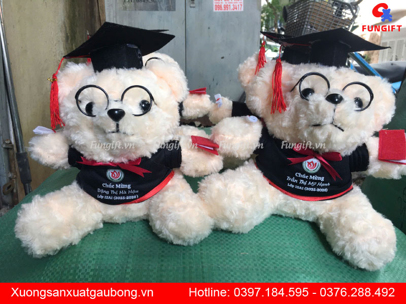 Gấu cử nhân tốt nghiệp in tên theo yêu cầu