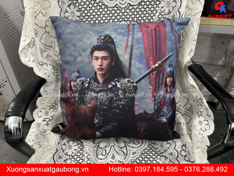 In hình ảnh lên gối hình vuông