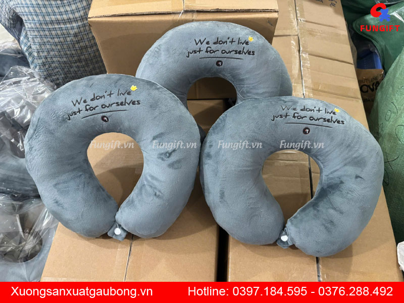 Quà tặng gối chữ U in logo