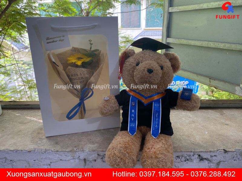 Sản xuất gấu bông tốt nghiệp in tên trường và niên khoá