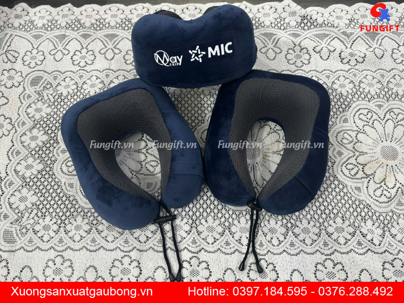 Gối tựa cổ cao su non in logo