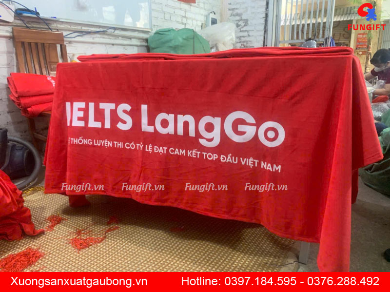 In logo khăn trải bàn theo yêu cầu