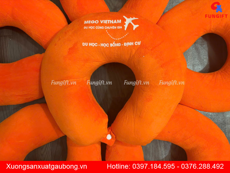 Quà tặng gối chữ U