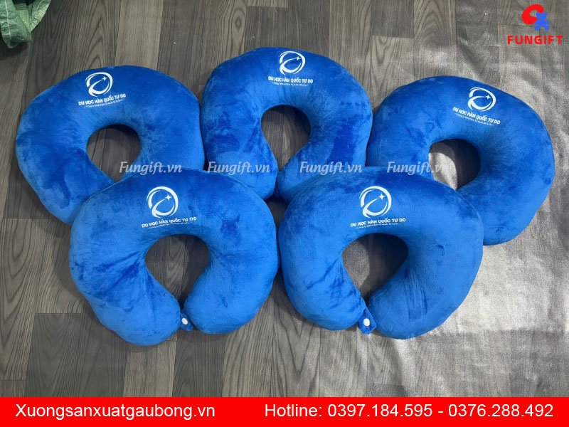 Xưởng sản xuất quà tặng sự kiện, gối cổ chữ U in logo