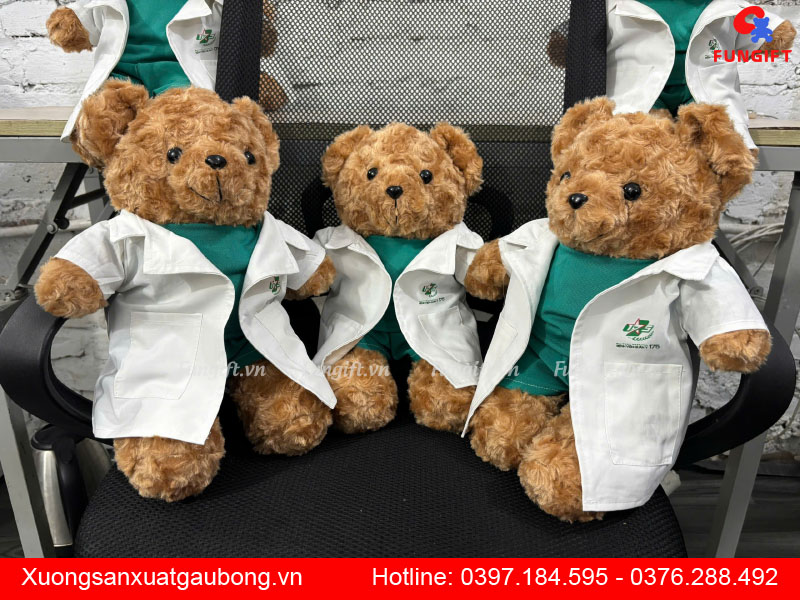Gấu bông bác sĩ nhồi bông in logo bệnh viện, trường đại học y