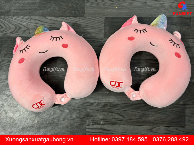 Gối chữ U cao su non in logo