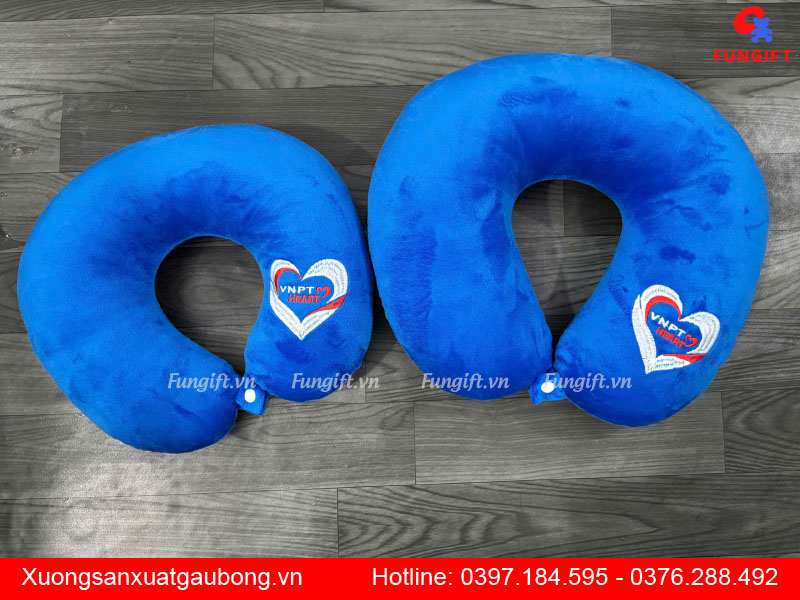 Gối kê cổ chữ U thêu logo