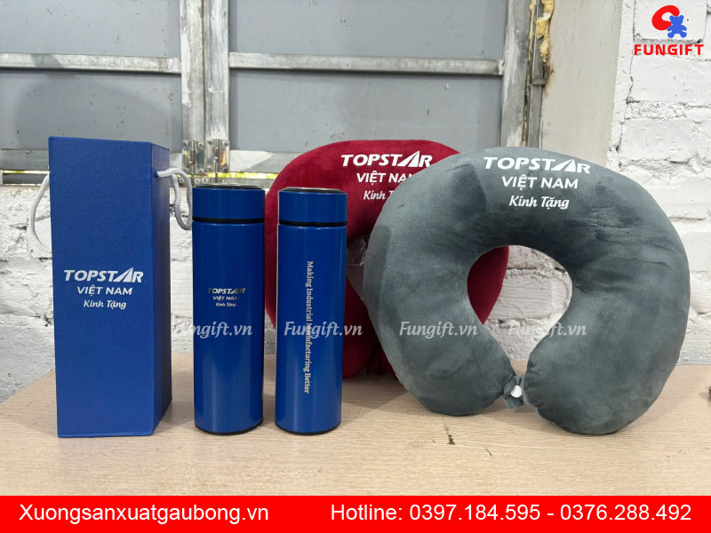 Set quà tặng khách hàng bình nước và gối kê cổ in logo