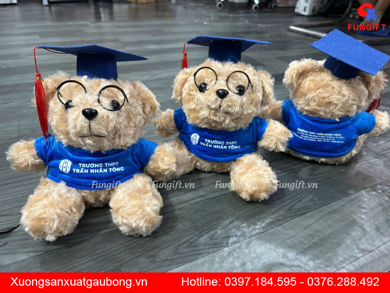 Quà tặng gấu bông cử nhân in tên