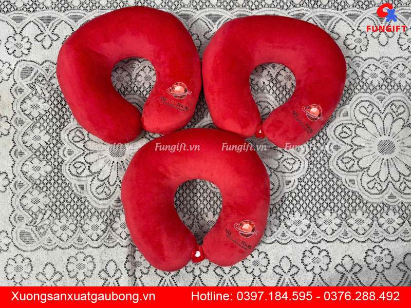 Gối ôm cổ chữ U in logo